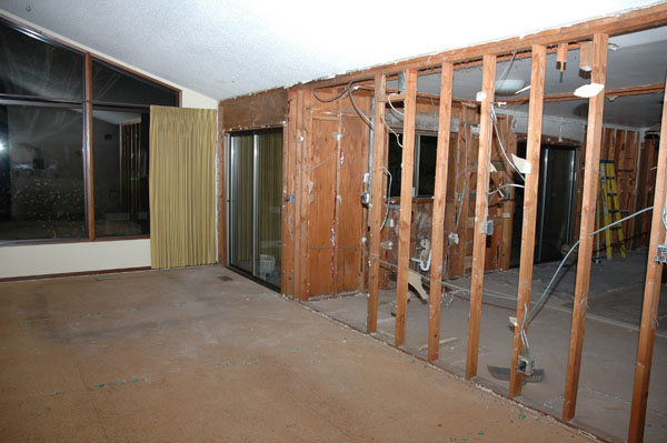 03_living_room_view_01_02
